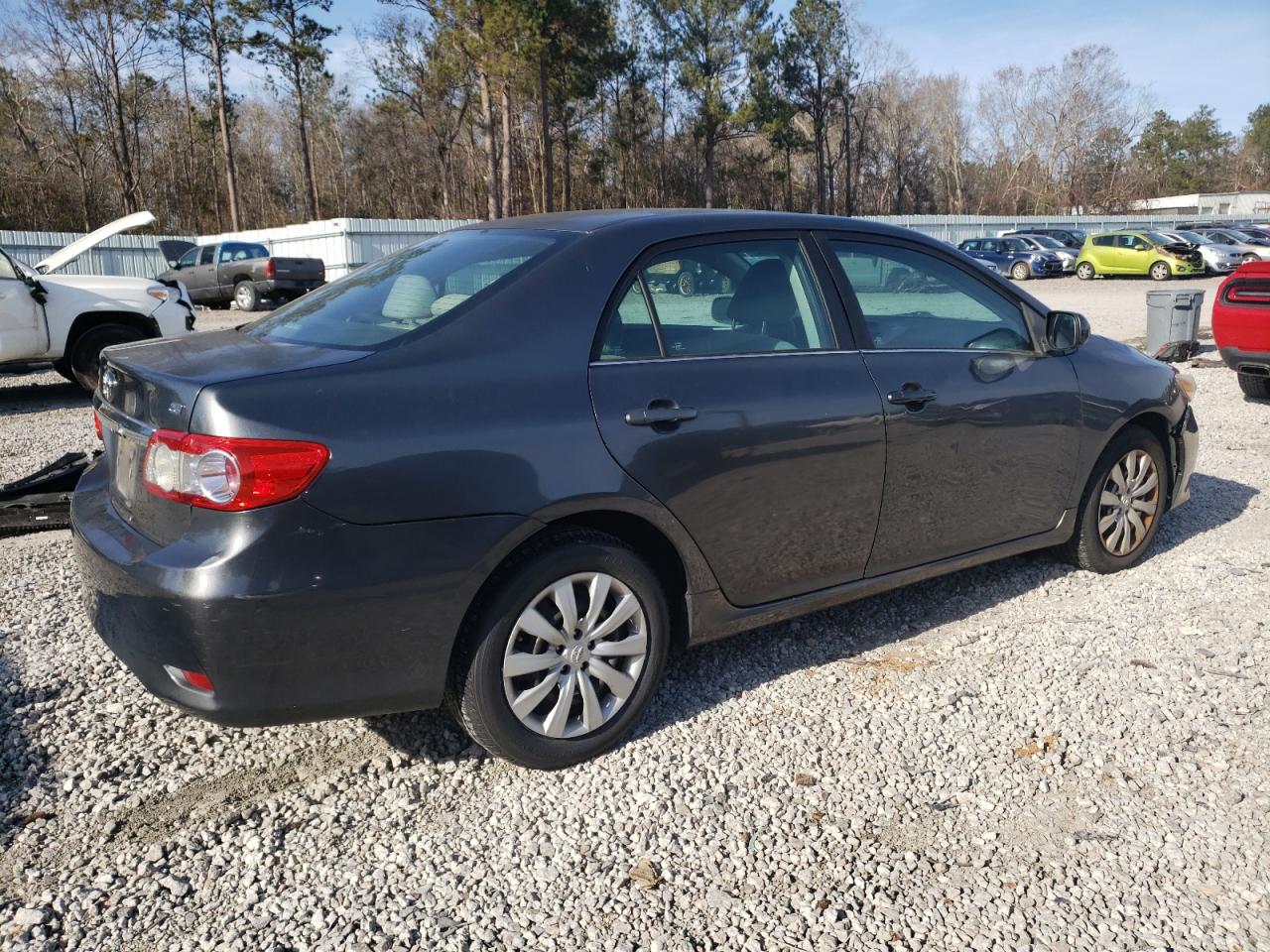 VIN 2T1BU4EE9DC113885 2013 TOYOTA COROLLA no.3