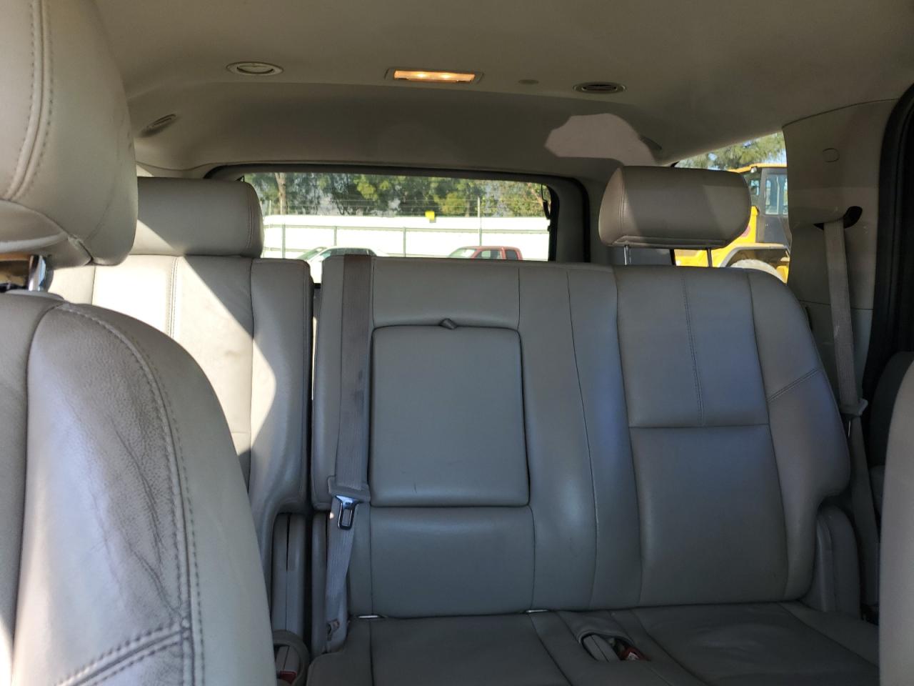 2010 Chevrolet Tahoe - Image 10