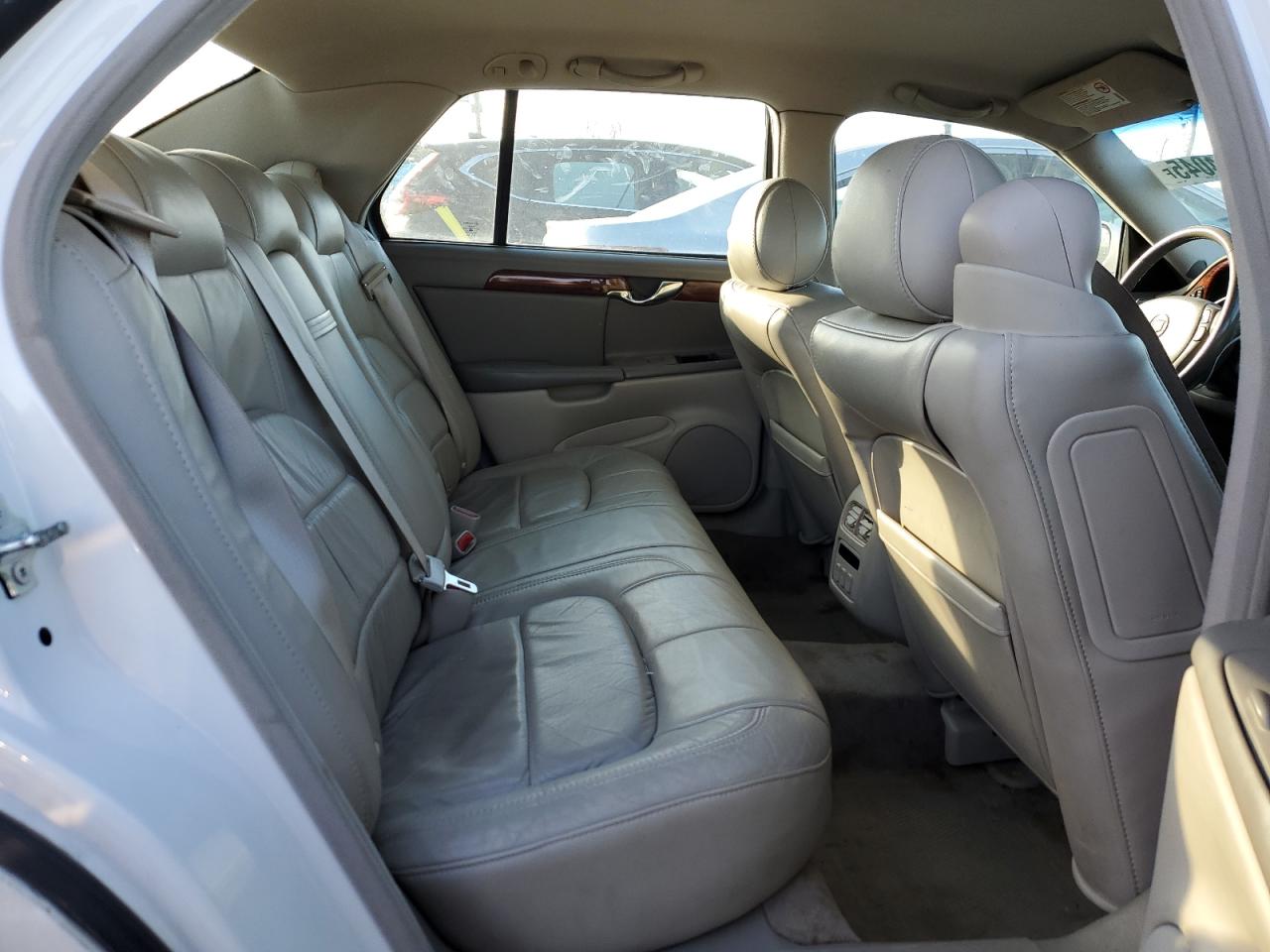 2005 Cadillac De Ville - Image 10