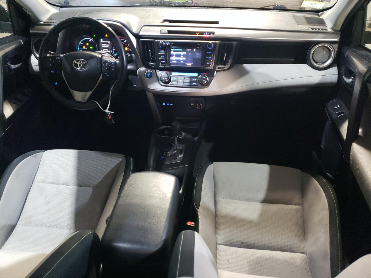 2017 Toyota RAV 4 - Image 8