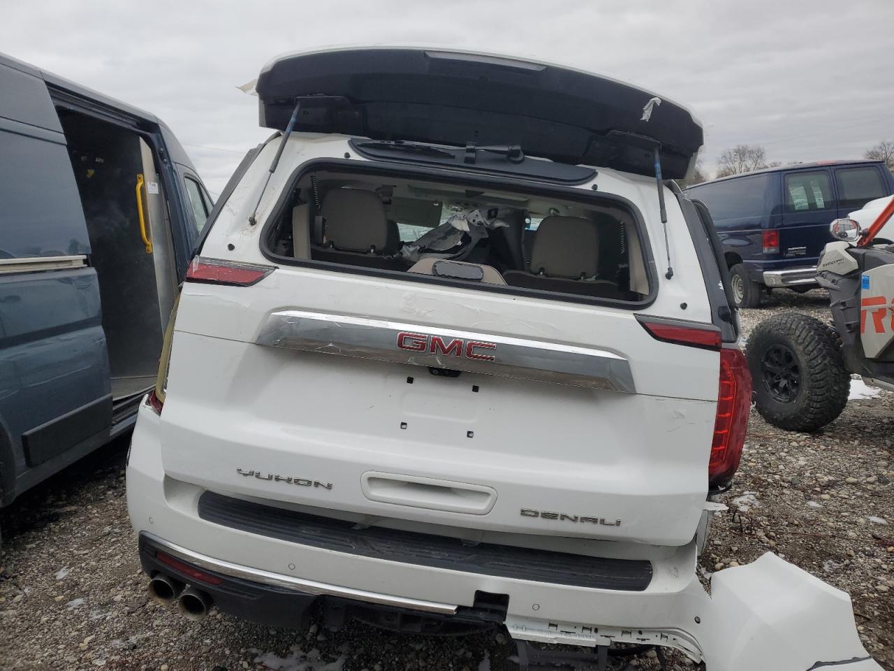 2021 GMC Yukon - Image 6