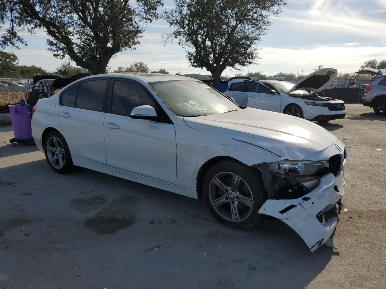 VIN WBA3B3C51DJ811674 2013 BMW 3 SERIES no.4