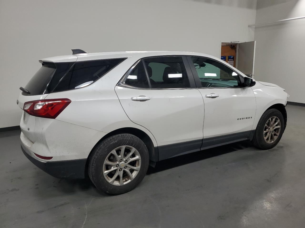 2021 Chevrolet Equinox - Image 3