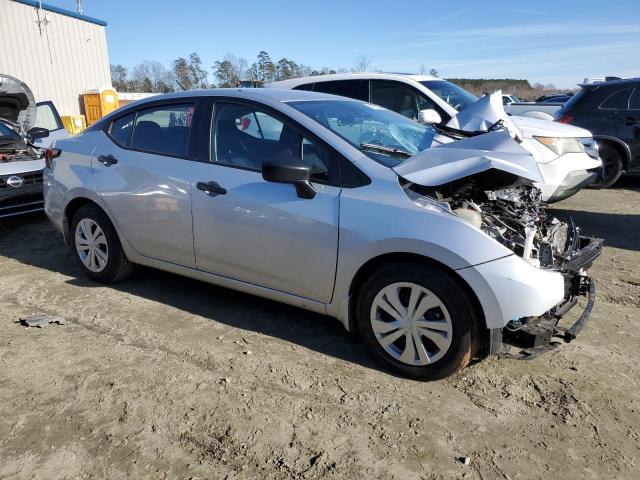 NISSAN VERSA 2024 Сріблястий