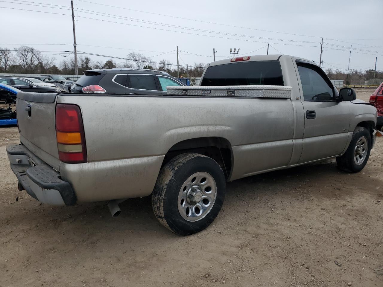 2001 Chevrolet Silverado - Image 3