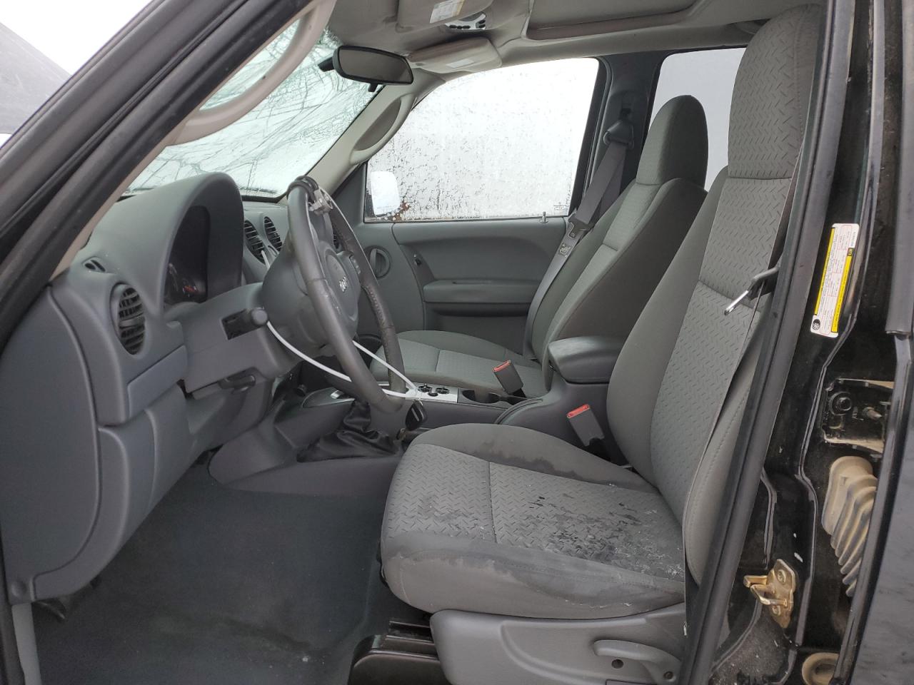 2005 Jeep Liberty (North America) - Image 7