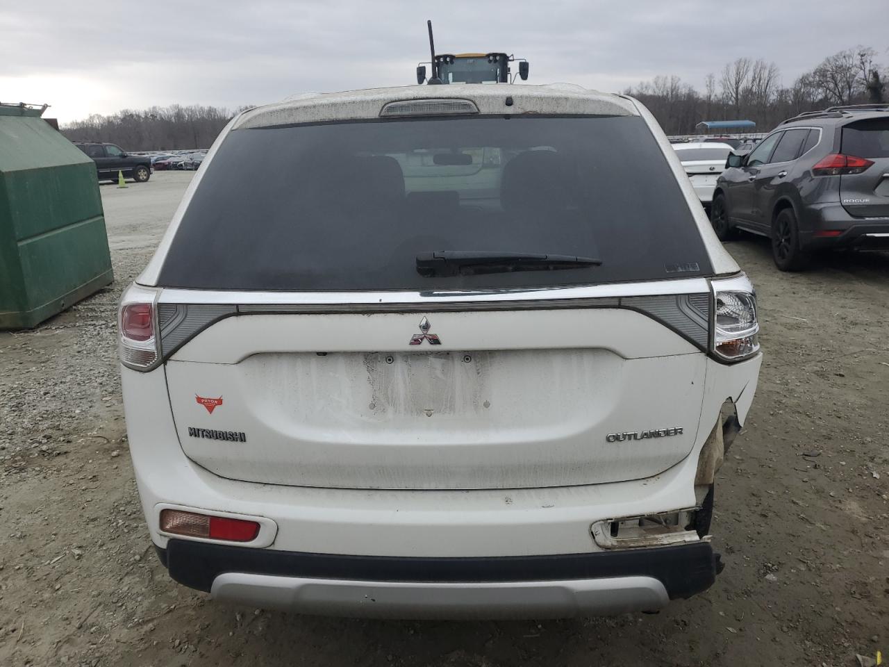 2015 Mitsubishi Outlander - Image 6