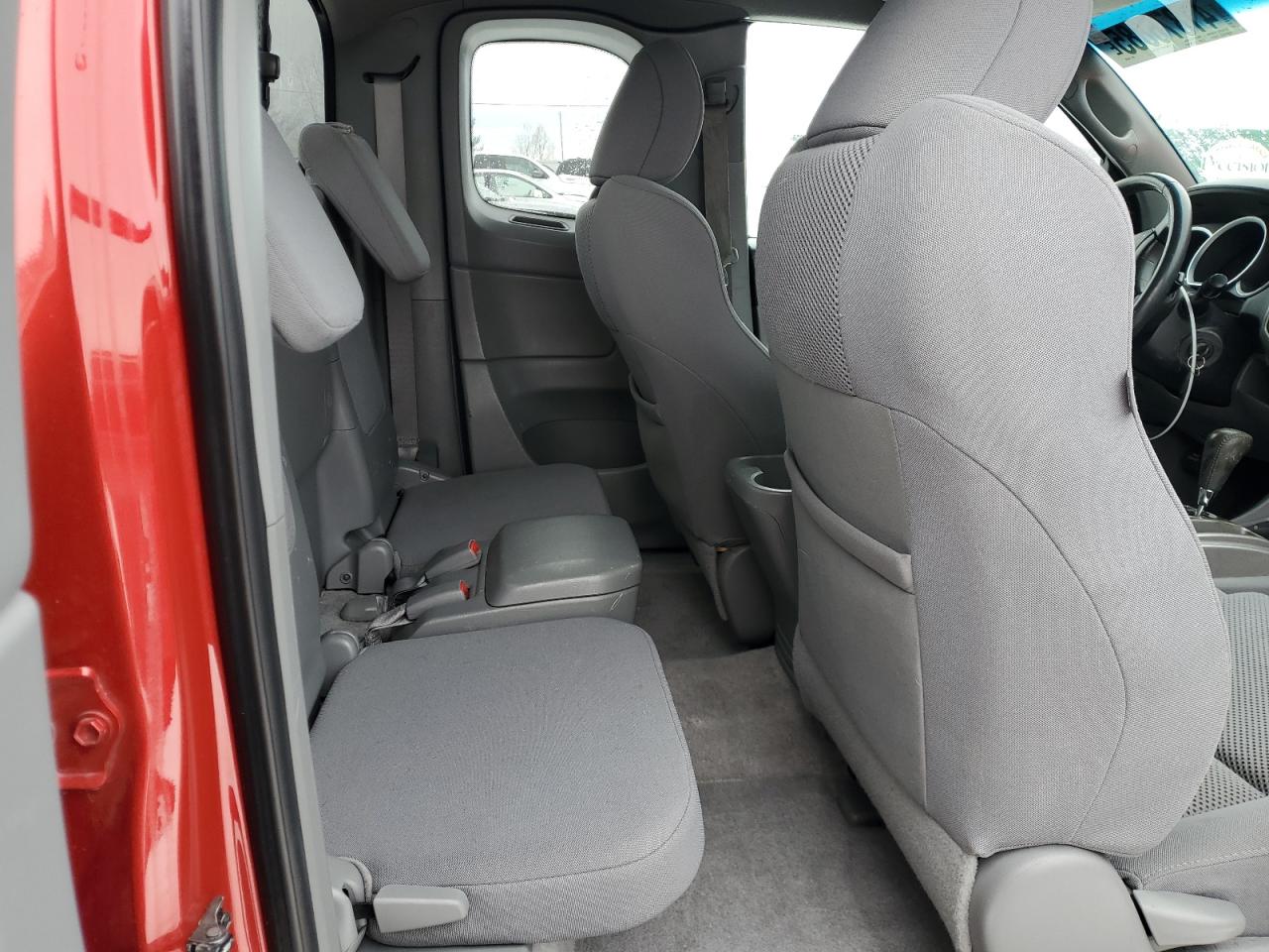 2010 Toyota Tacoma - Image 10