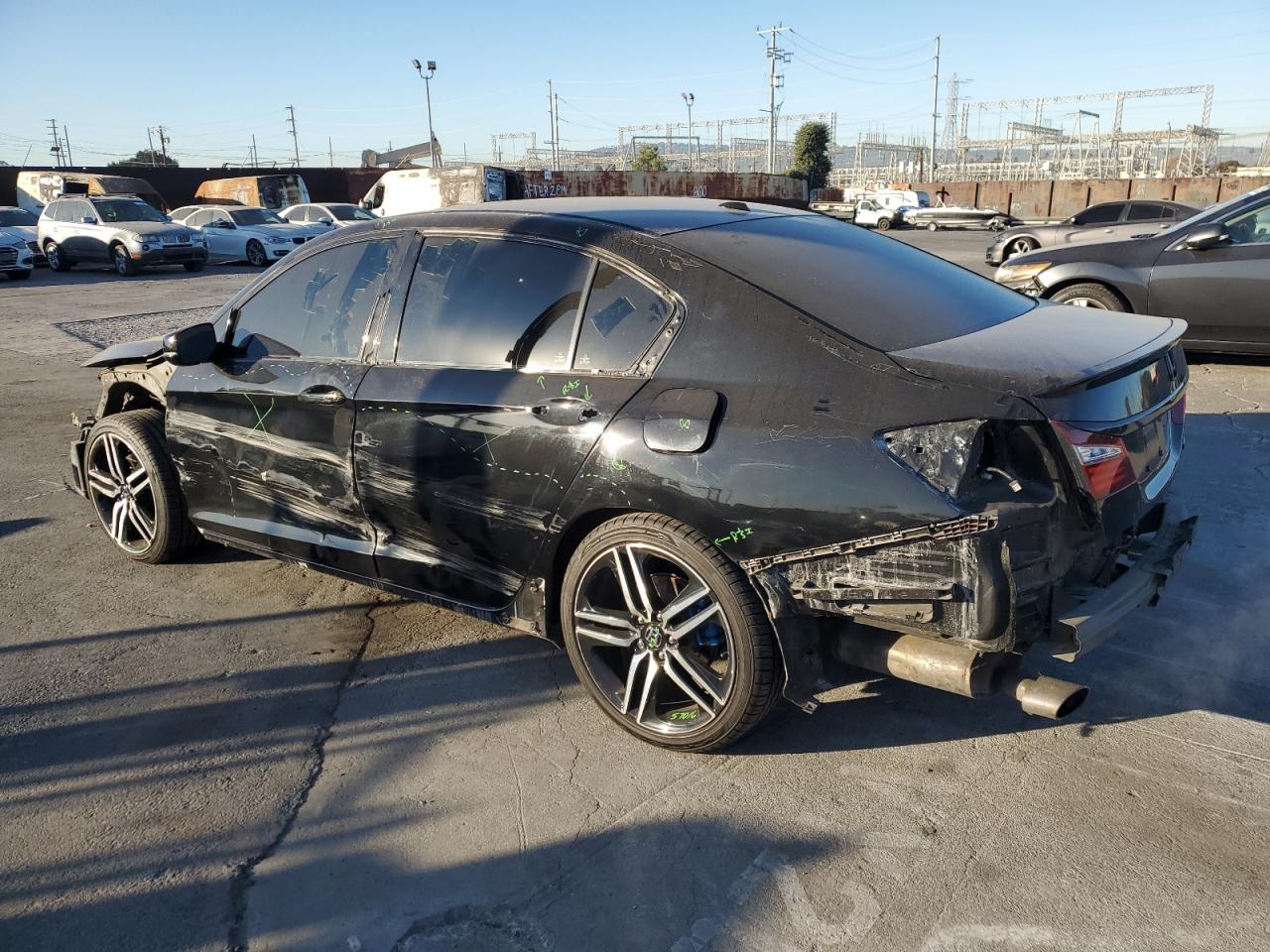 VIN 1HGCR3F99HA021446 2017 HONDA ACCORD no.2