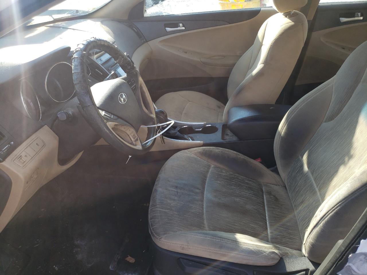 2011 Hyundai Sonata - Image 7