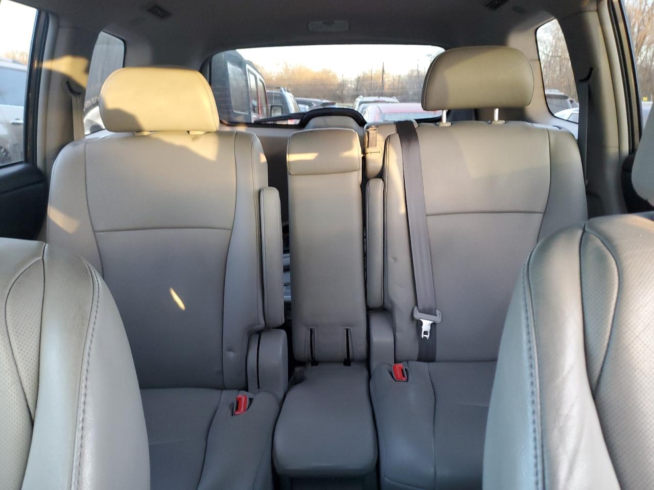 2011 Toyota Highlander - Image 10