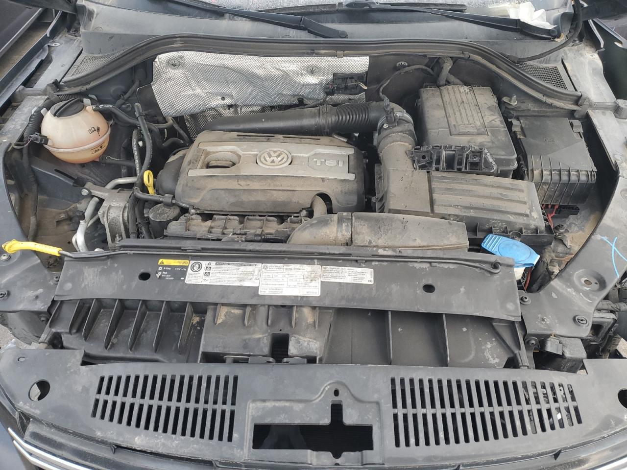 2016 Volkswagen Tiguan - Image 11