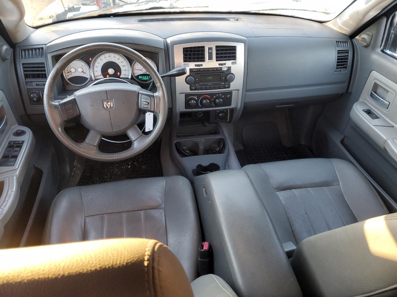 2005 Dodge Dakota - Image 8