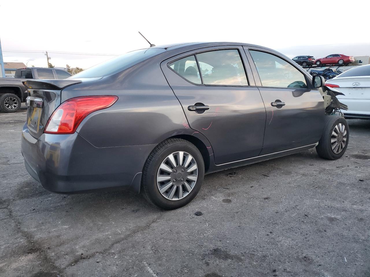2015 Nissan Versa - Image 3