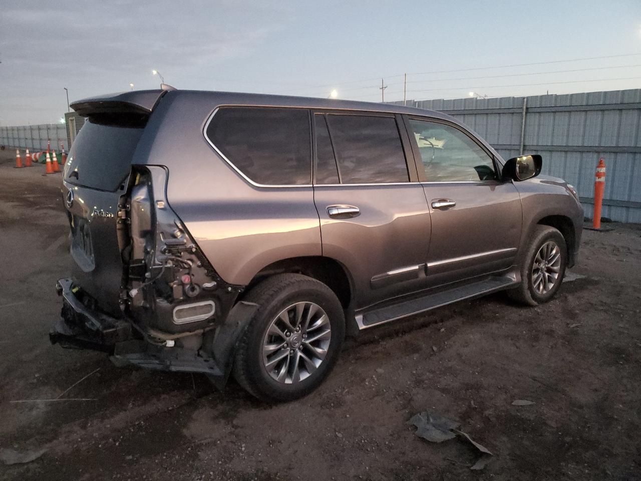 VIN JTJJM7FX5G5134213 2016 LEXUS GX no.3