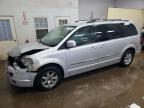 2009 Chrysler Town & Country Touring იყიდება Davison-ში, MI - Front End