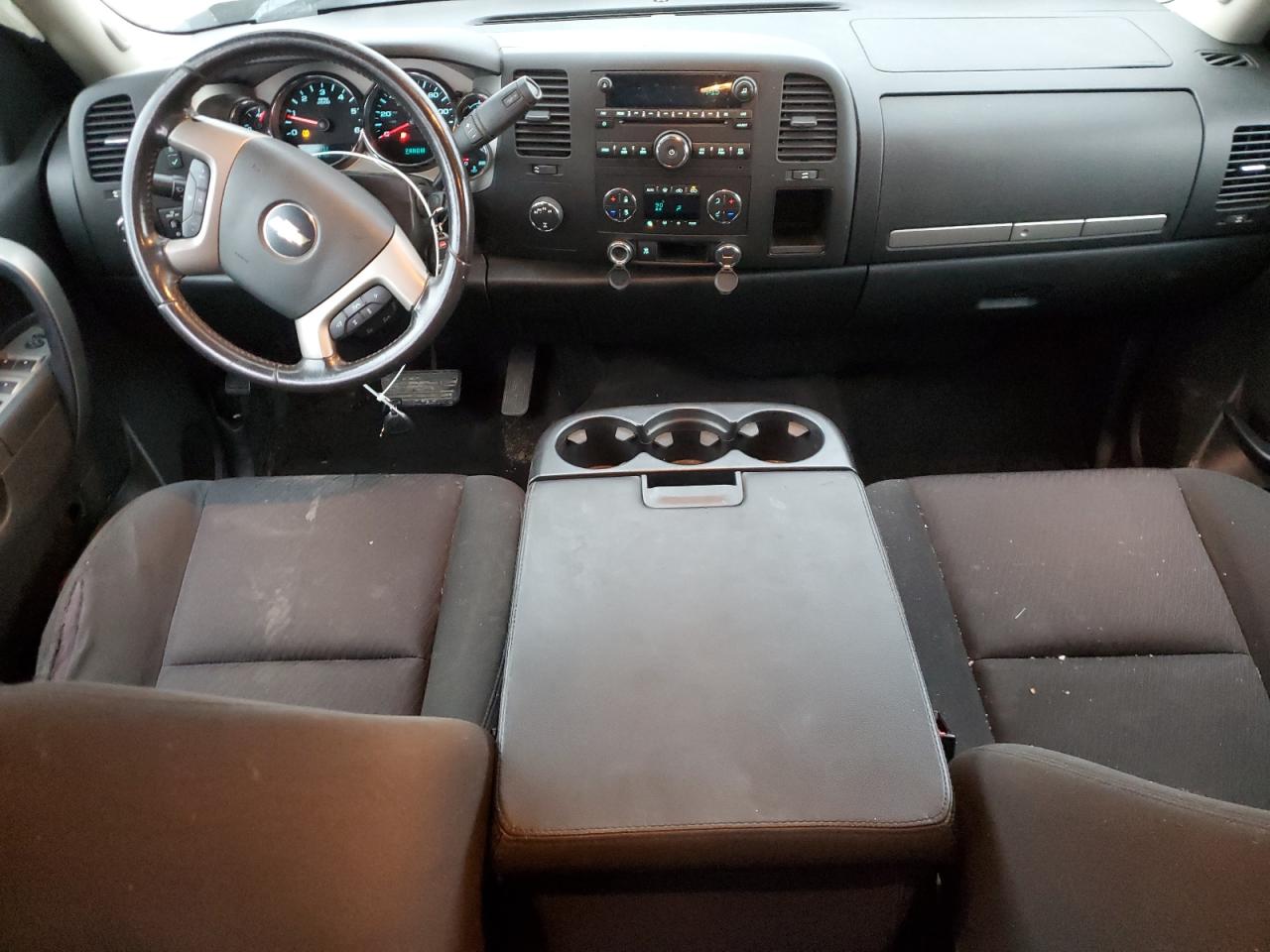 2011 Chevrolet Silverado - Image 8