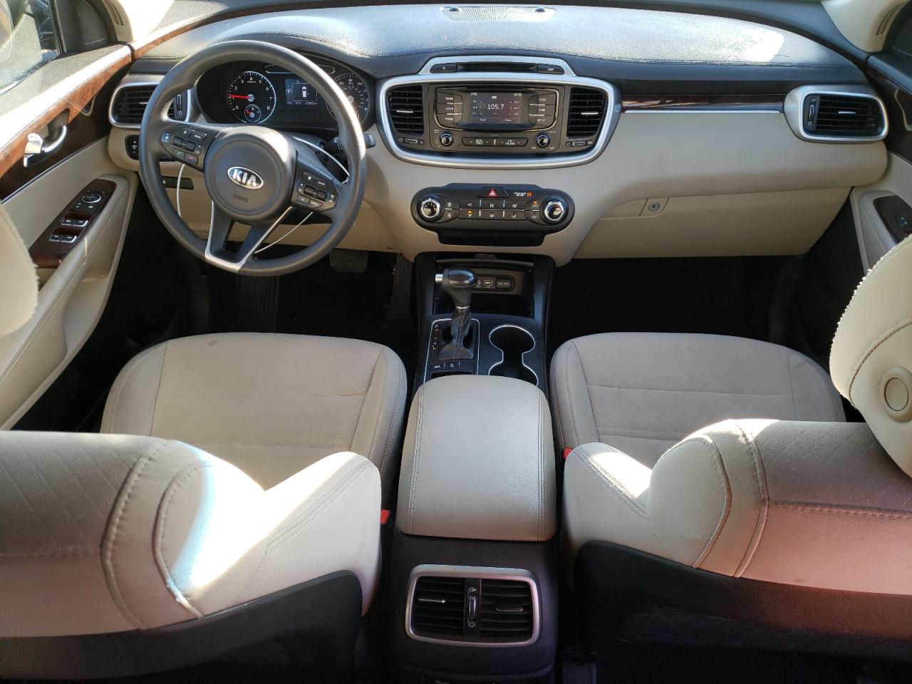 2017 Kia Sorento - Image 8