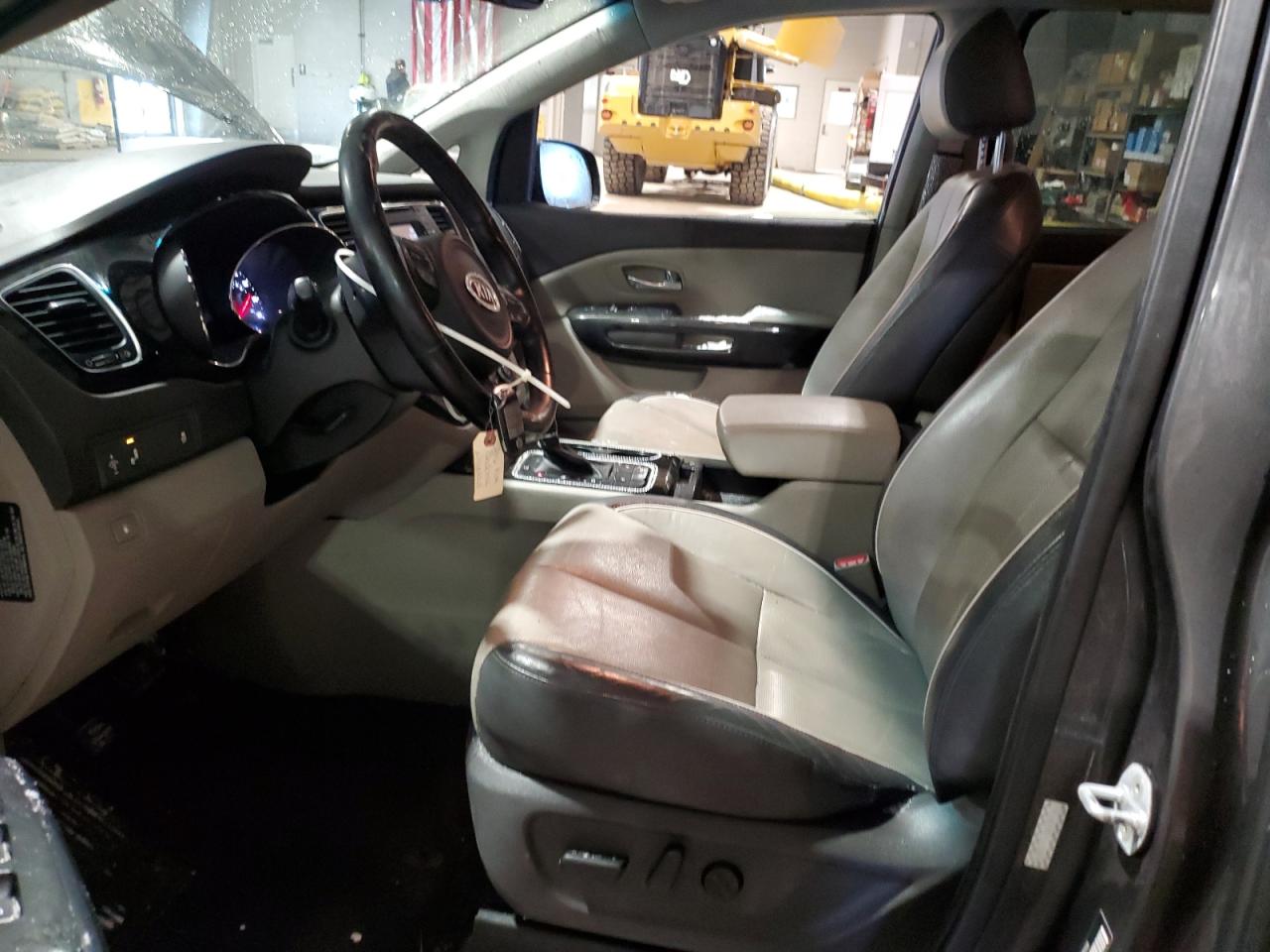 2016 Kia Sedona - Image 7