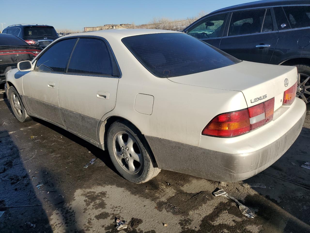 1997 Lexus ES - Image 2
