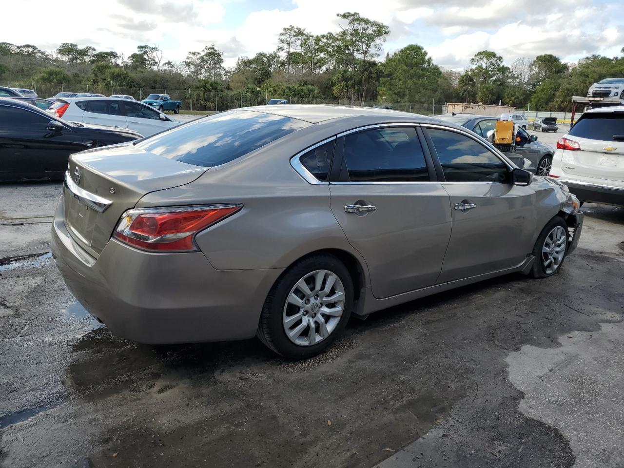 2015 Nissan Altima - Image 3