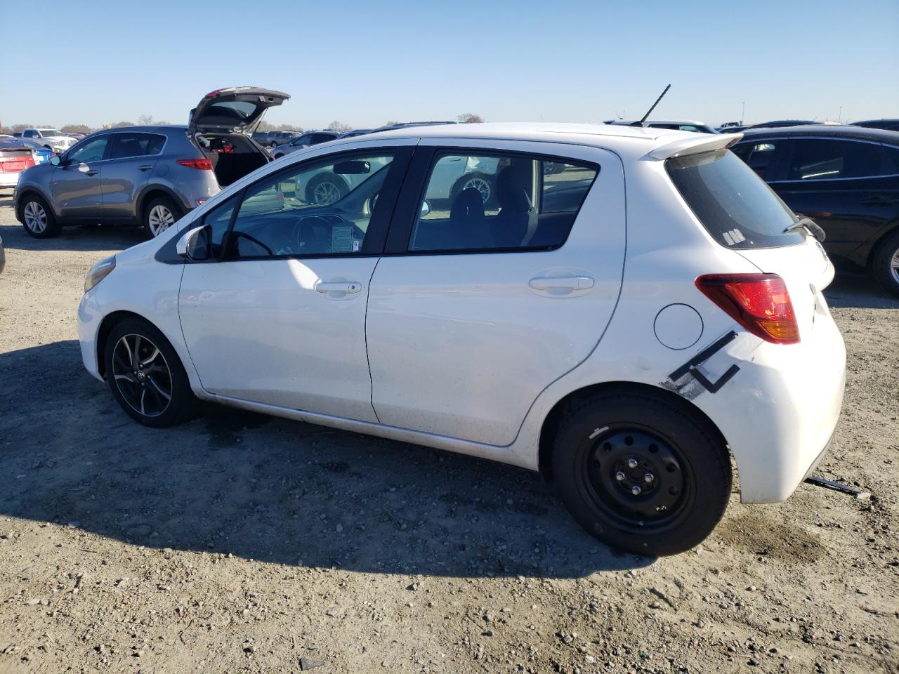 VIN VNKKTUD39FA043290 2015 TOYOTA YARIS no.2