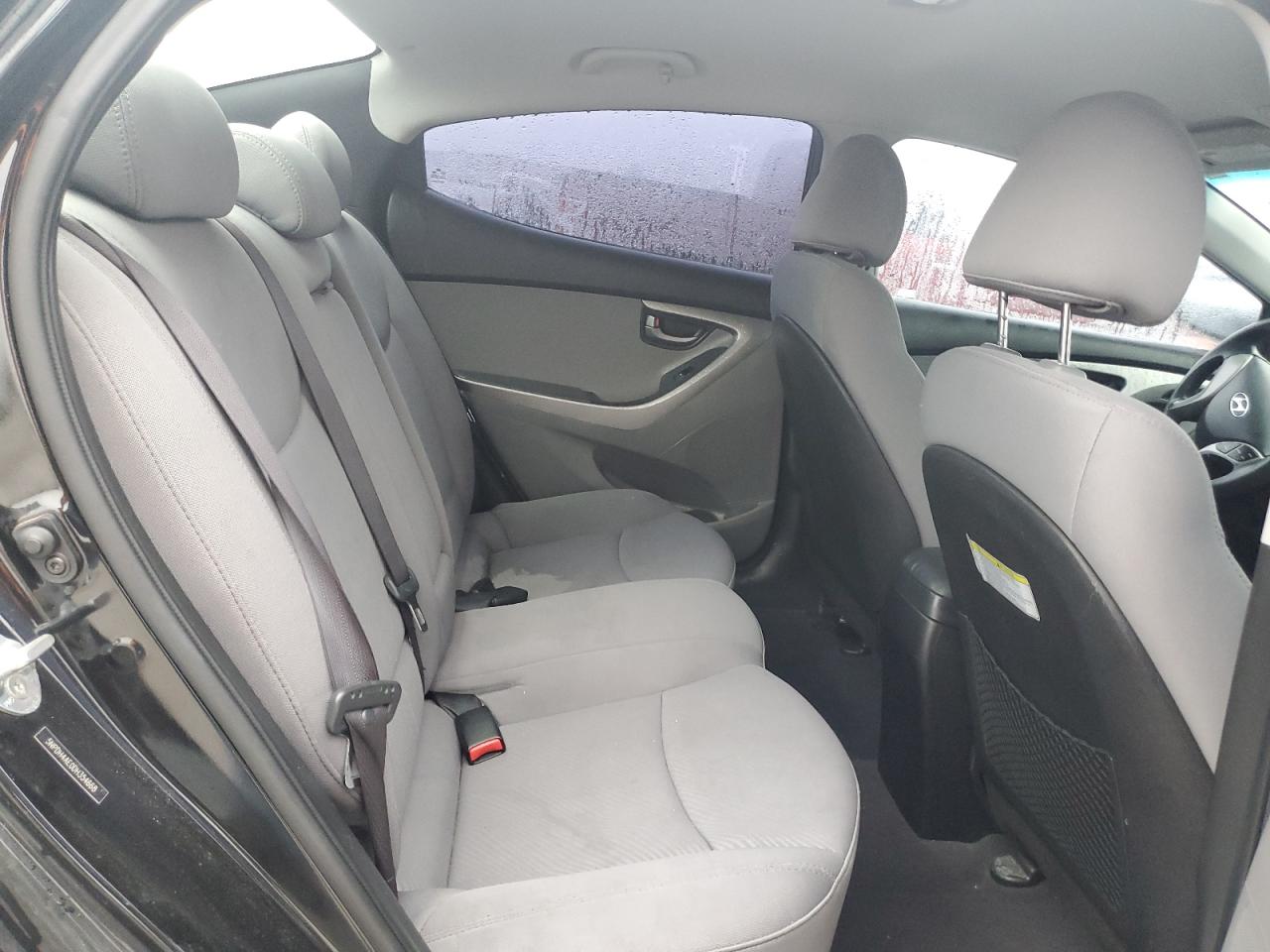 2013 Hyundai Elantra - Image 10
