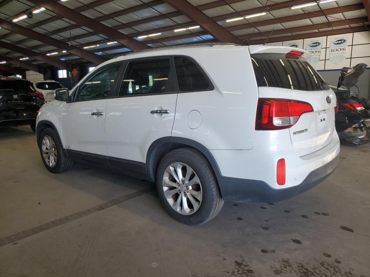 VIN 5XYKUDA78FG611493 2015 KIA SORENTO no.2