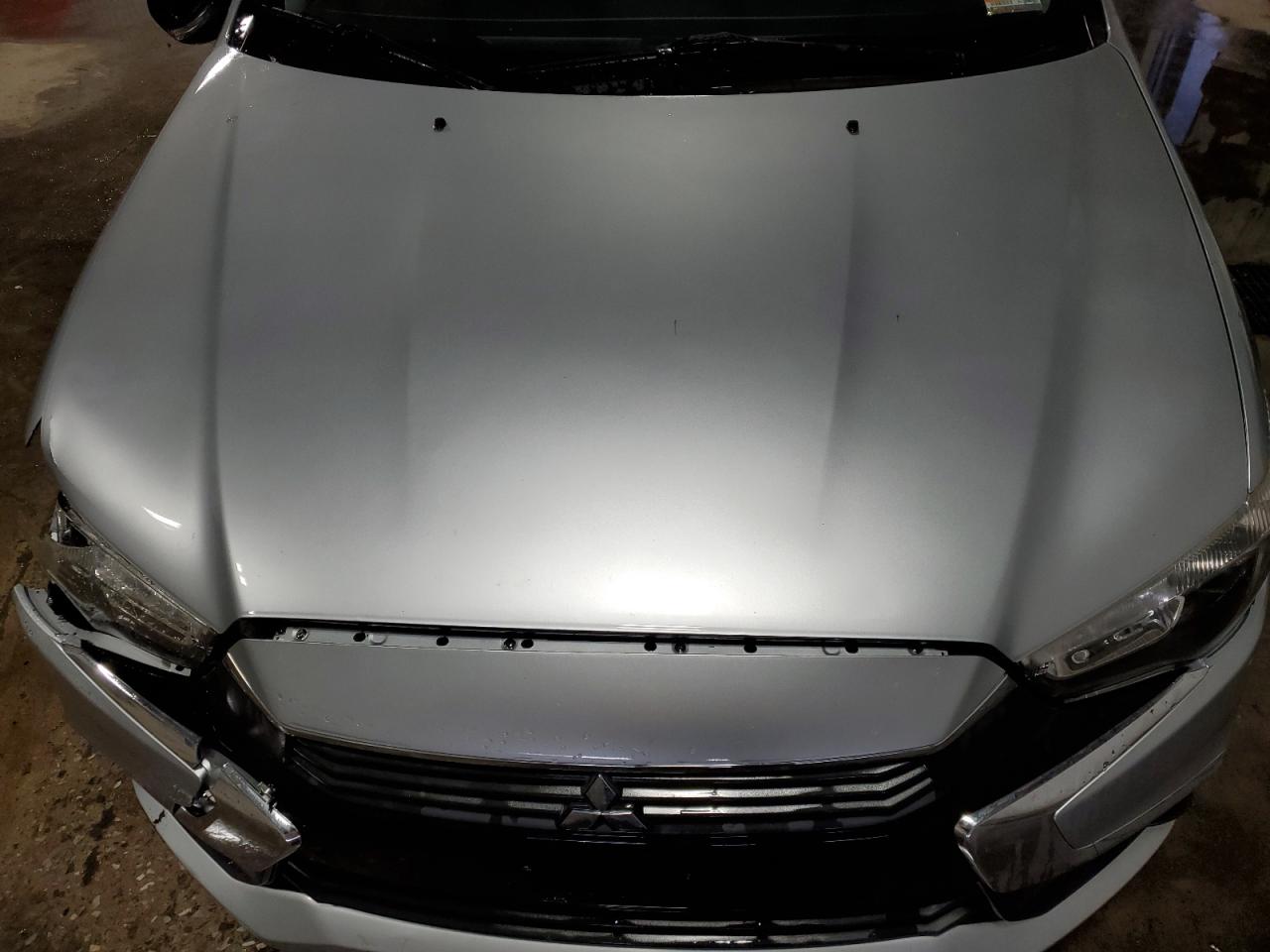 2017 Mitsubishi Outlander - Image 12