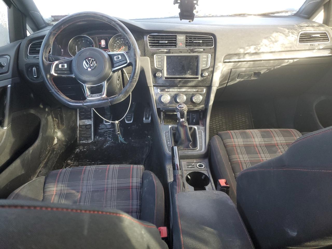 2017 Volkswagen GTI - Image 8