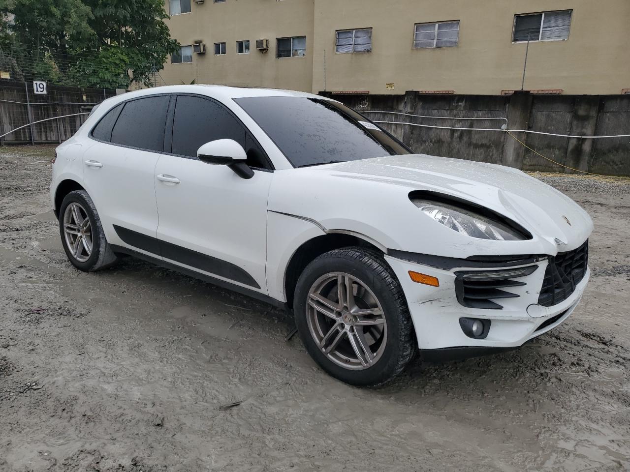 2017 Porsche Macan - Image 4