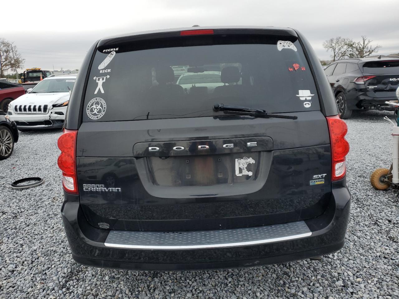 2017 Dodge Caravan - Image 6