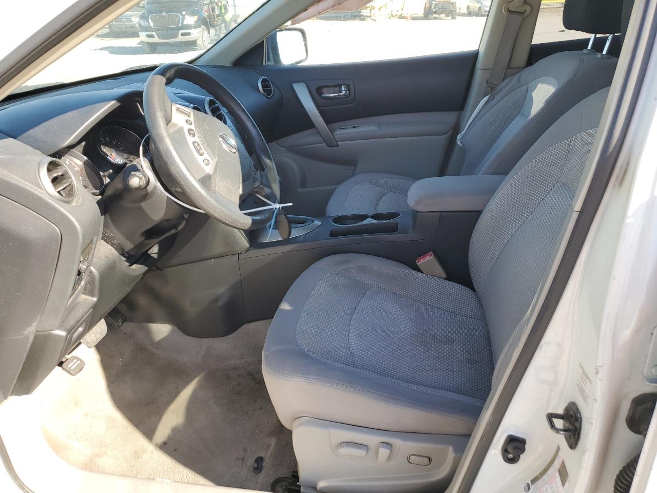 2011 Nissan Rogue - Image 7
