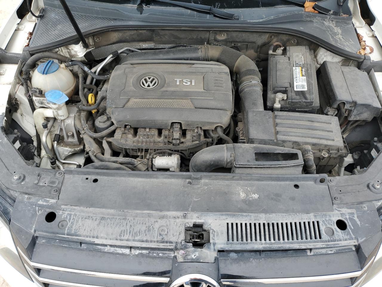 2014 Volkswagen Passat - Image 11
