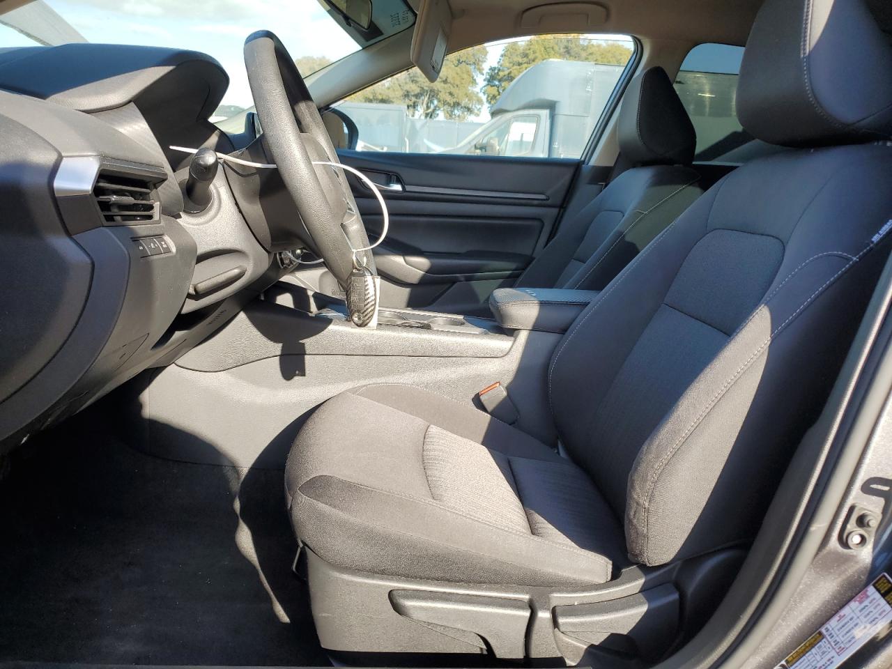 2021 Nissan Altima - Image 7