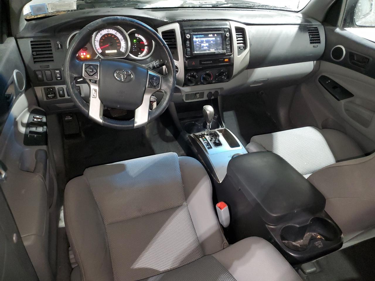 2015 Toyota Tacoma - Image 8
