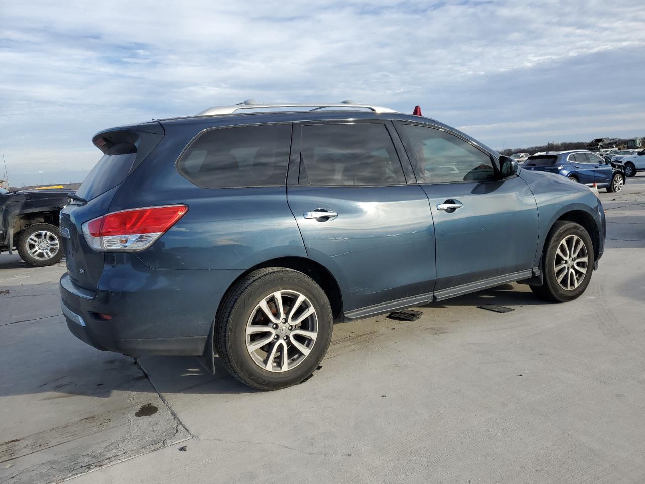 2014 Nissan Pathfinder - Image 3