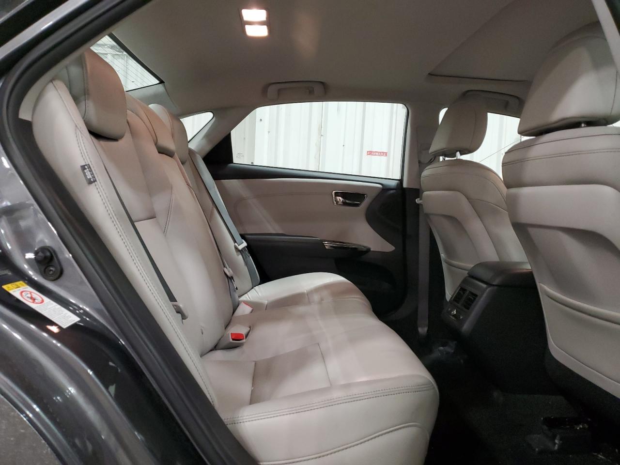 2016 Toyota Avalon - Image 10