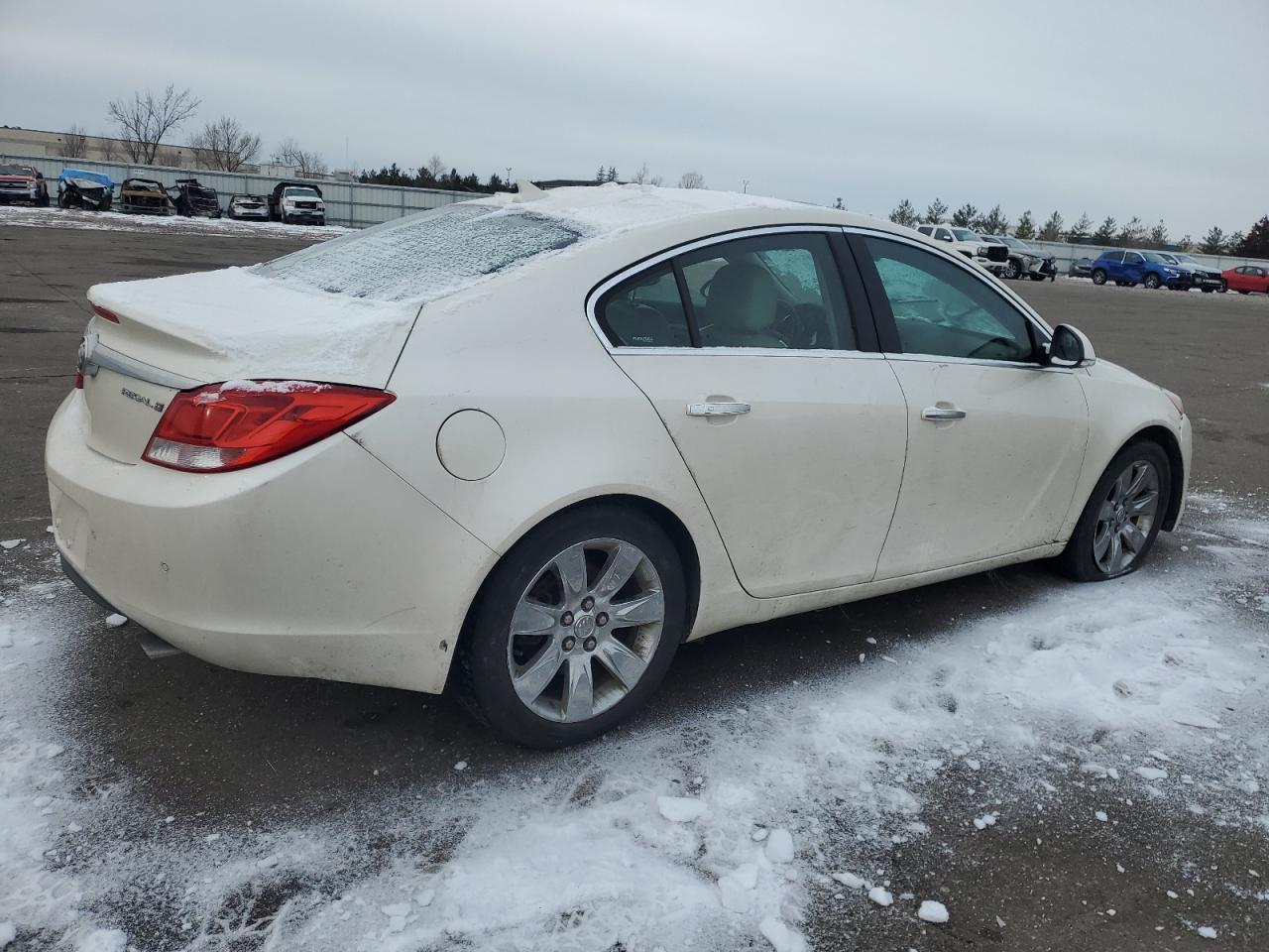2013 Buick Regal - Image 3