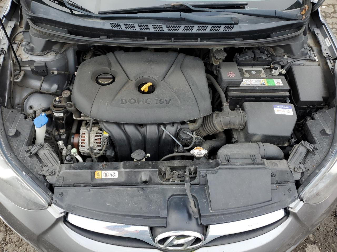 2012 Hyundai Elantra - Image 11