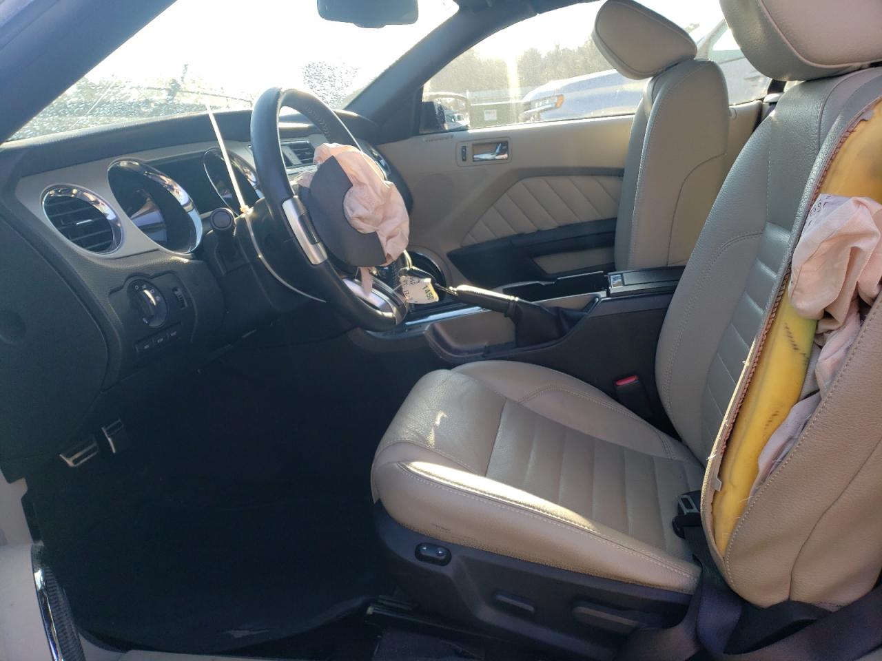 2011 Ford Mustang - Image 7