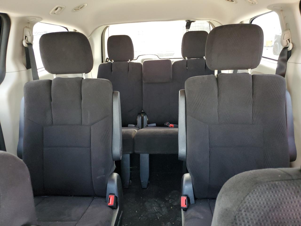 2013 Dodge Caravan - Image 10