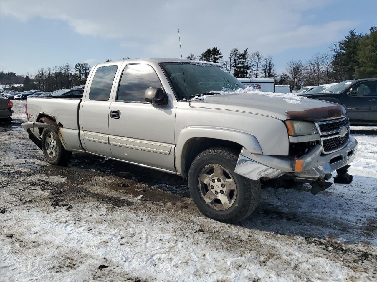 2006 Chevrolet Silverado - Image 4