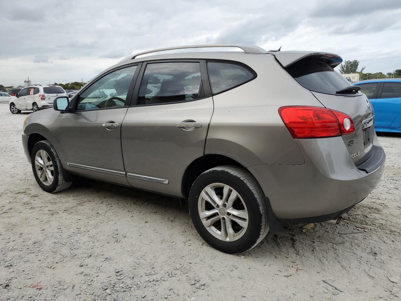 2013 Nissan Rogue - Image 2