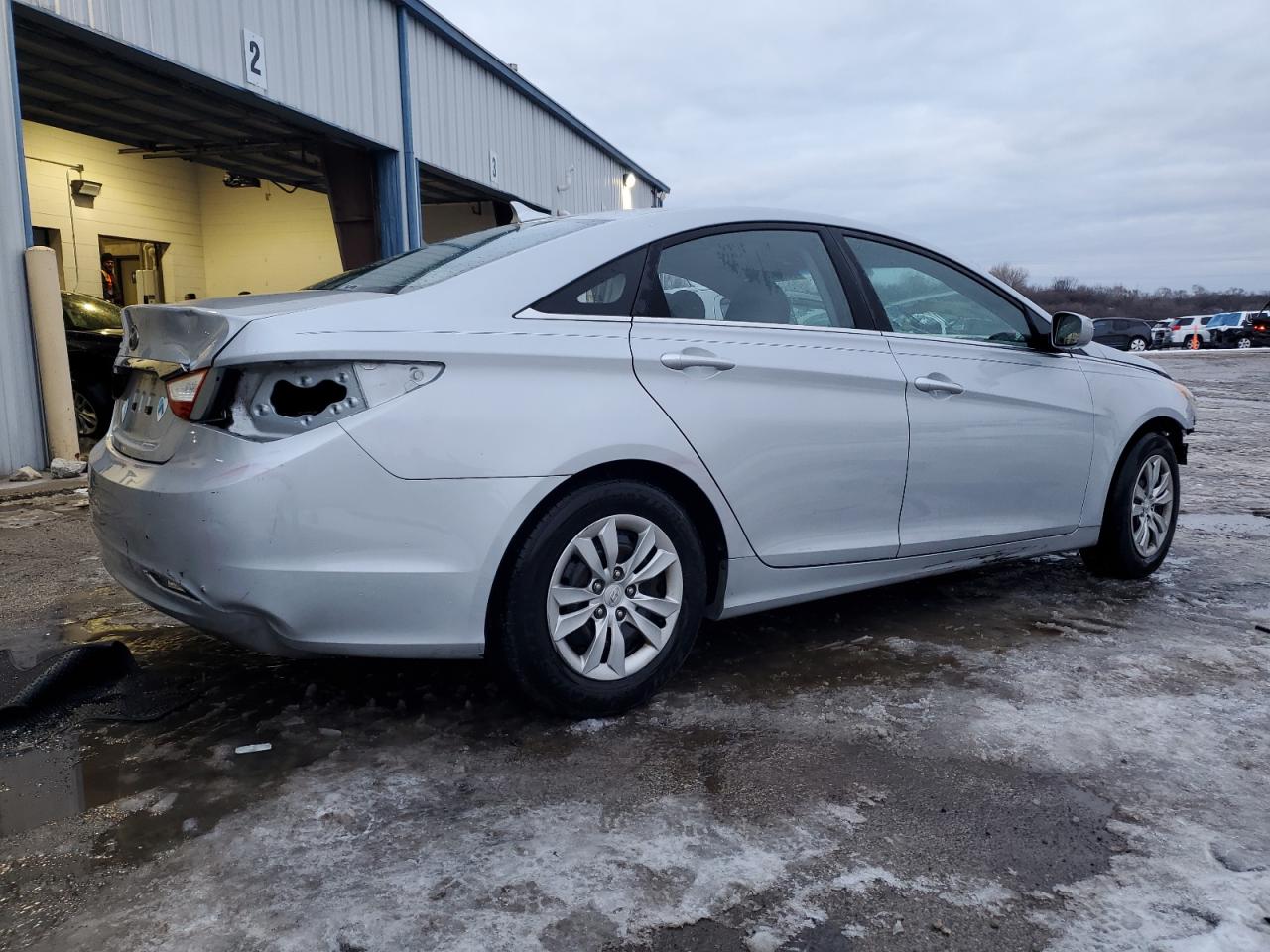 2011 Hyundai Sonata - Image 3