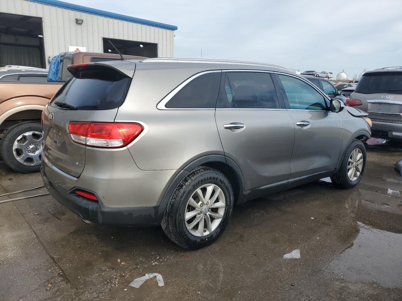 2017 Kia Sorento - Image 3