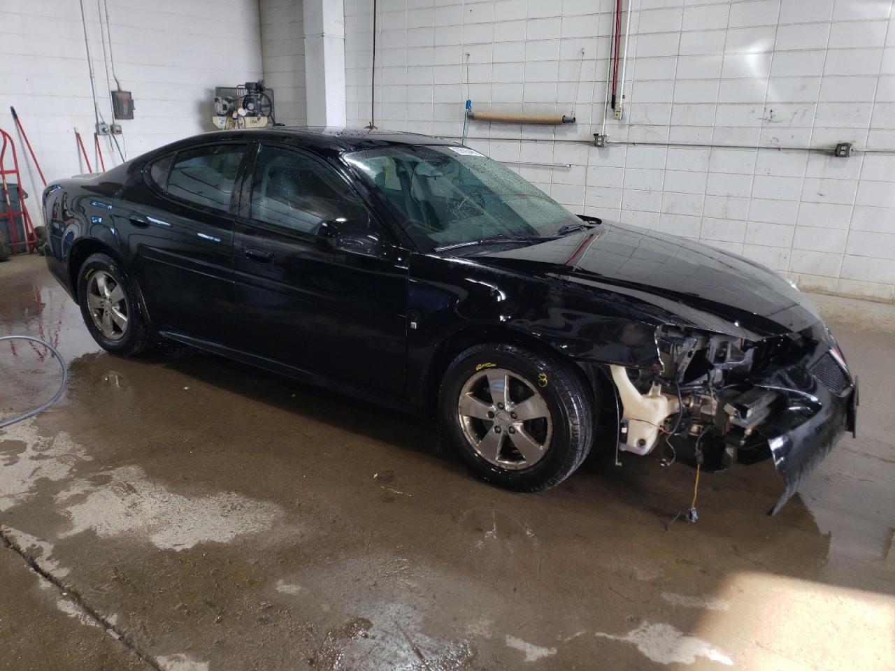 2007 Pontiac Grand Prix - Image 4