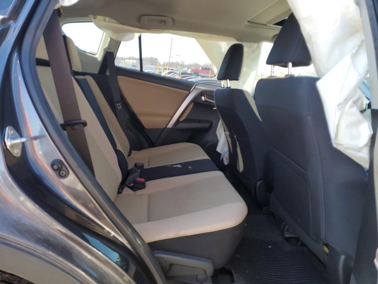 2018 Toyota RAV 4 - Image 11