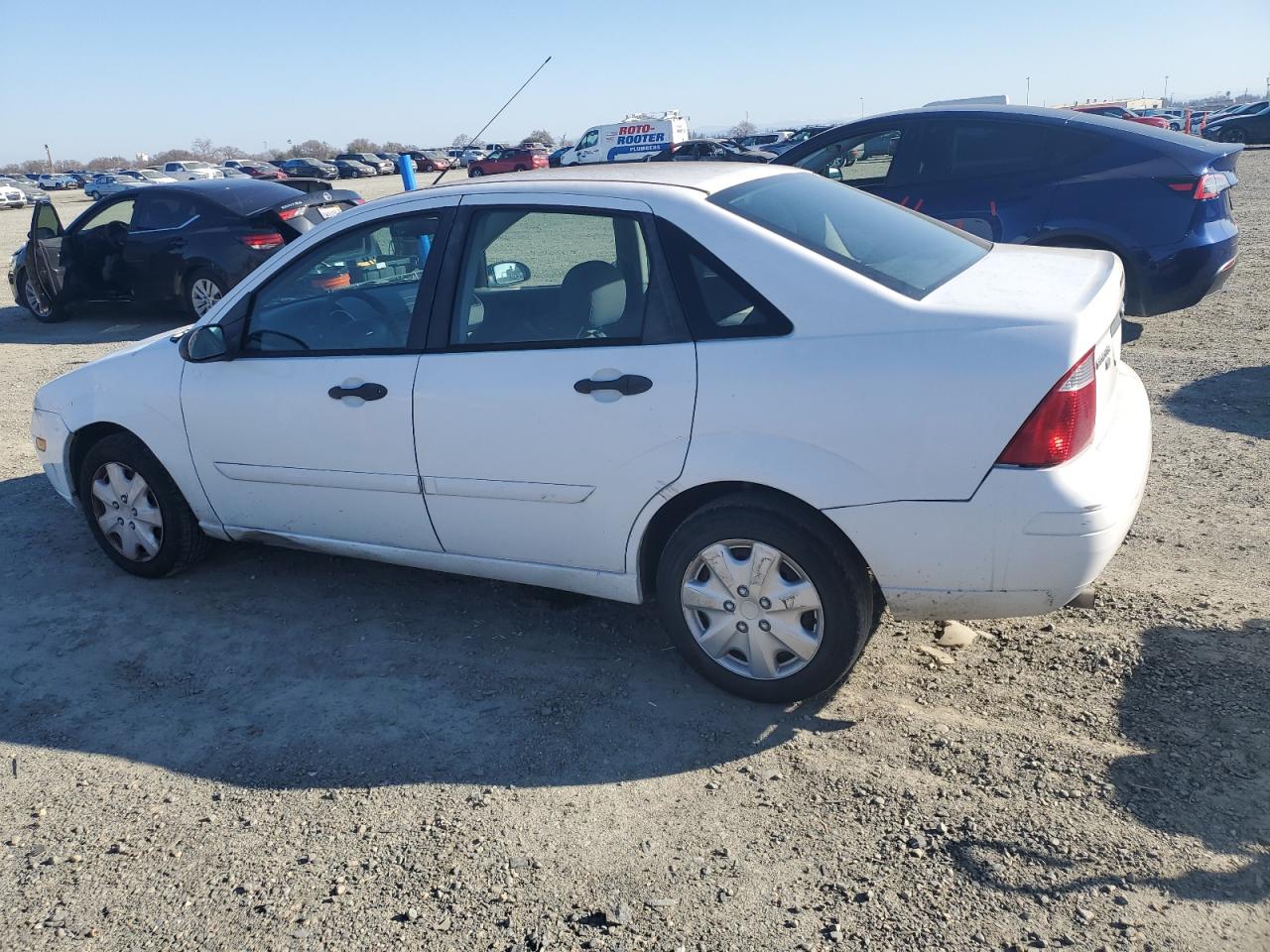 2007 Ford Focus - Image 2