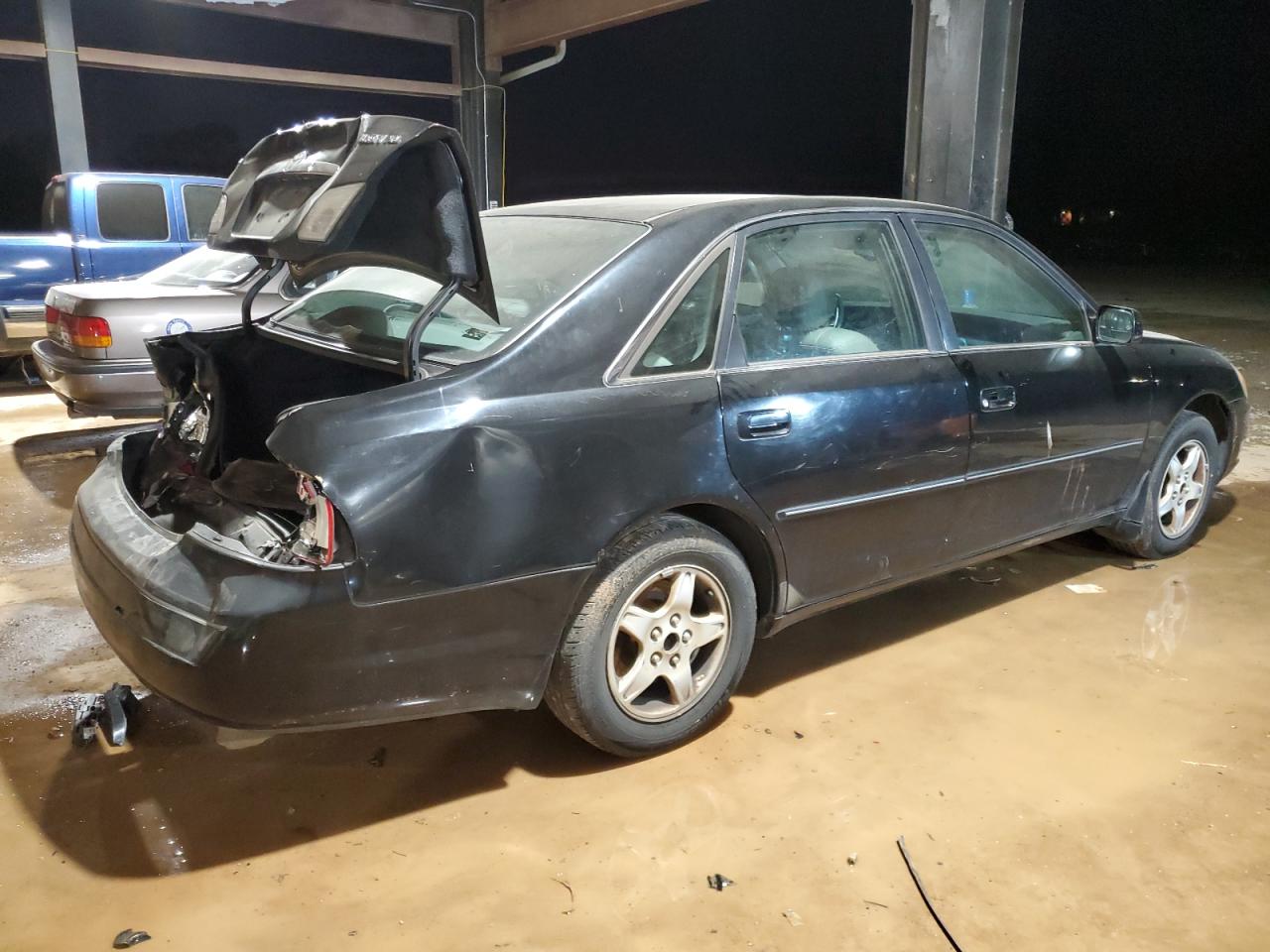 2001 Toyota Avalon - Image 3